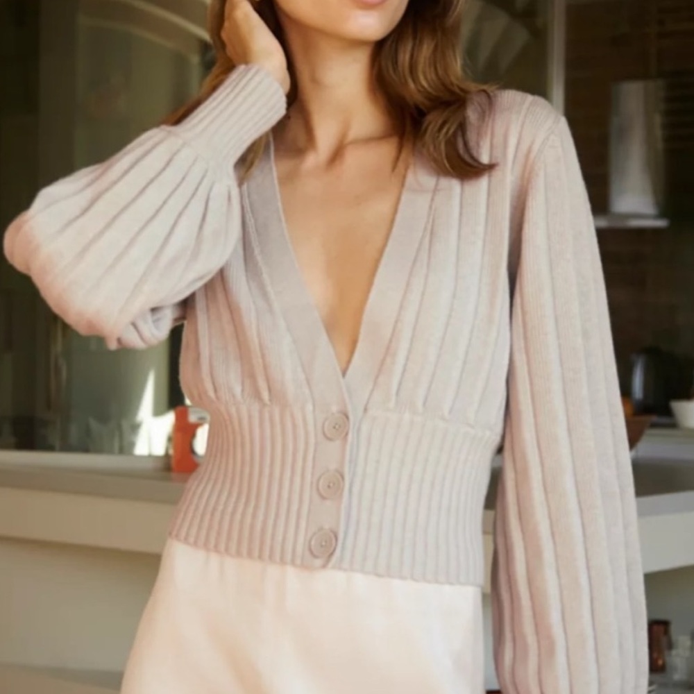 Aritzia Wilfred Plunge Front Cardigan
